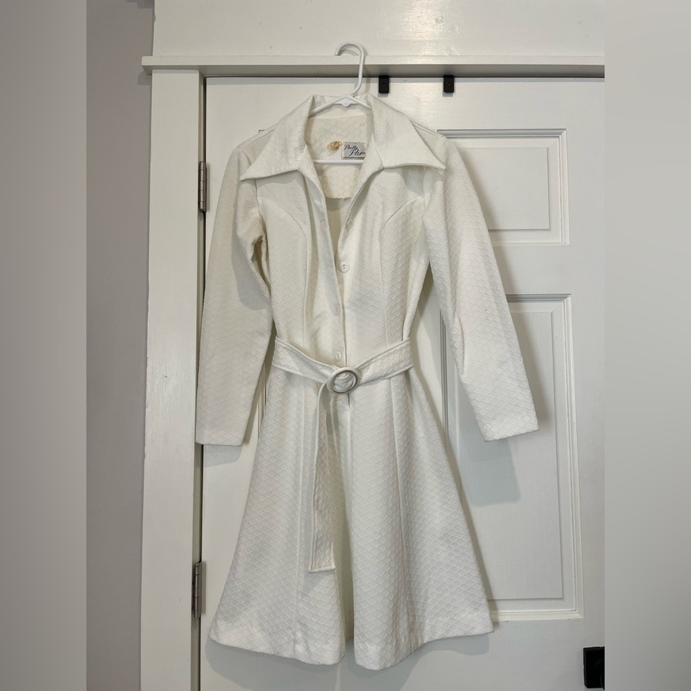 Vintage White Button Down Collared Long Sleeve Dress with Belt Pretty Pam - Picture 1 of 8